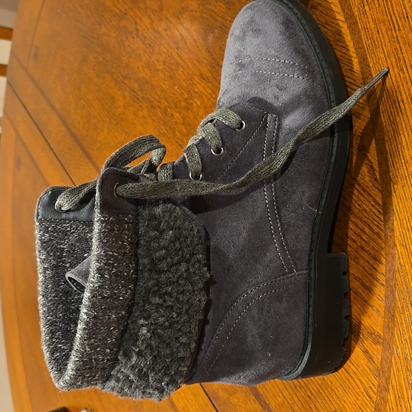 Women's grey boots - Picture 2 of 5
